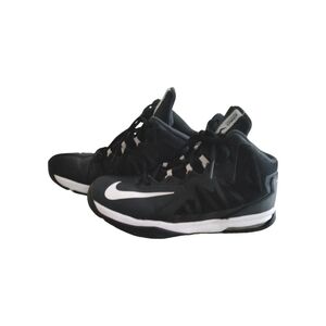 Nike Sneakers Airmax Stutter Step 2 (size 6)